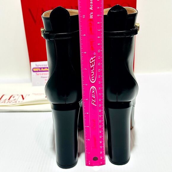 NIB Valentino Garavani Tan-Go 37 US 7 Platform Ankle Boots Black Leather $1,870 - Picture 11 of 16